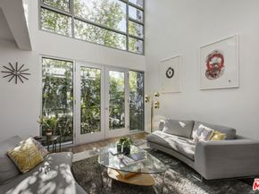 4111 W Sunset Boulevard 220, Los Angeles CA 90029