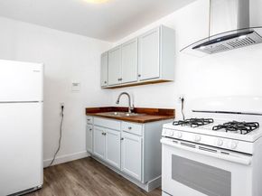 10974 S Figueroa Street, Los Angeles CA 90061