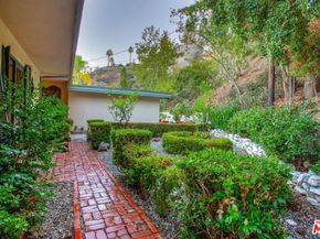 10216 Cielo Drive, Beverly Hills CA 90210