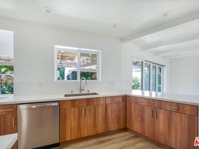 5519 Shenandoah Avenue, Los Angeles CA 90056