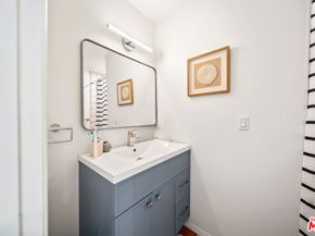 830 Palms Boulevard, Venice CA 90291