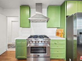 830 Palms Boulevard, Venice CA 90291