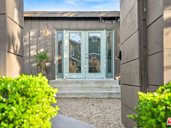 830 Palms Boulevard, Venice CA 90291