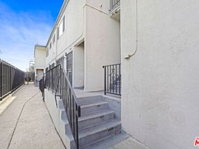 1320 W 97th Street, Los Angeles CA 90044