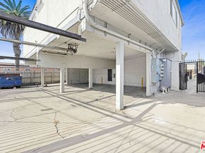 1320 W 97th Street, Los Angeles CA 90044