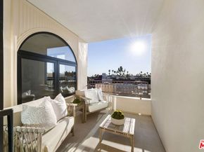 11923 Gorham Avenue 201, Los Angeles CA 90049