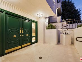 11923 Gorham Avenue 201, Los Angeles CA 90049