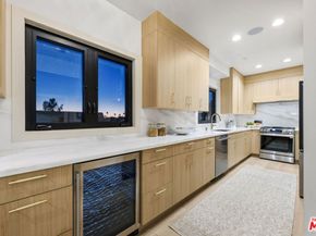 11923 Gorham Avenue 201, Los Angeles CA 90049