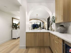 11923 Gorham Avenue 201, Los Angeles CA 90049