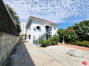 1046 S Kenmore Avenue, Los Angeles CA 90006