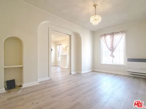 1046 S Kenmore Avenue, Los Angeles CA 90006