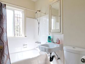 1046 S Kenmore Avenue, Los Angeles CA 90006