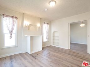 1046 S Kenmore Avenue, Los Angeles CA 90006