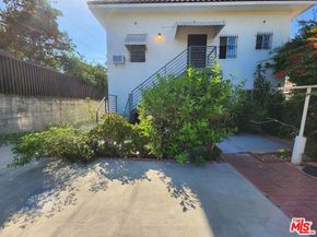 1046 S Kenmore Avenue, Los Angeles CA 90006