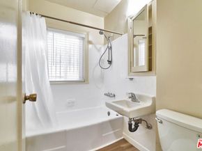 1046 S Kenmore Avenue, Los Angeles CA 90006