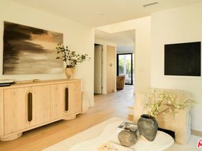 3444 Redwood Avenue, Los Angeles CA 90066