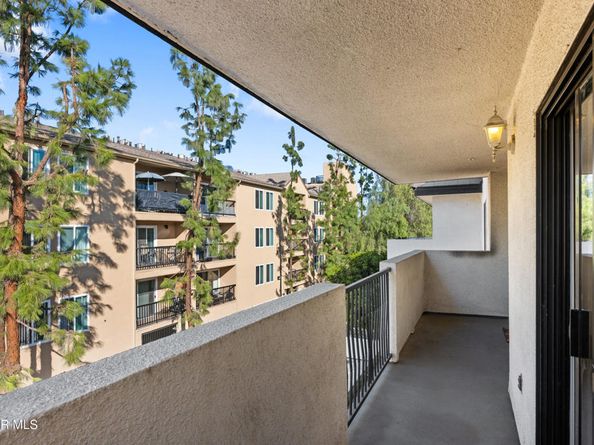 17735 Kinzie Street 315, Northridge CA 91325