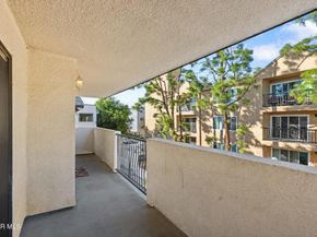 17735 Kinzie Street 315, Northridge CA 91325