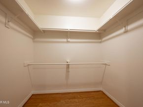 17735 Kinzie Street 315, Northridge CA 91325