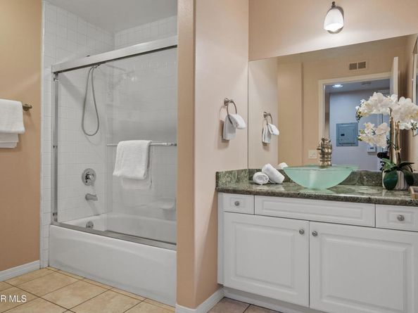 17735 Kinzie Street 315, Northridge CA 91325