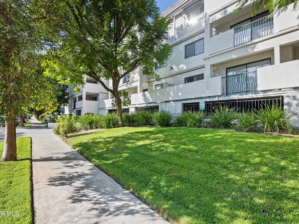 17735 Kinzie Street 315, Northridge CA 91325