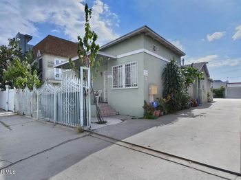 1041 Wilcox Avenue