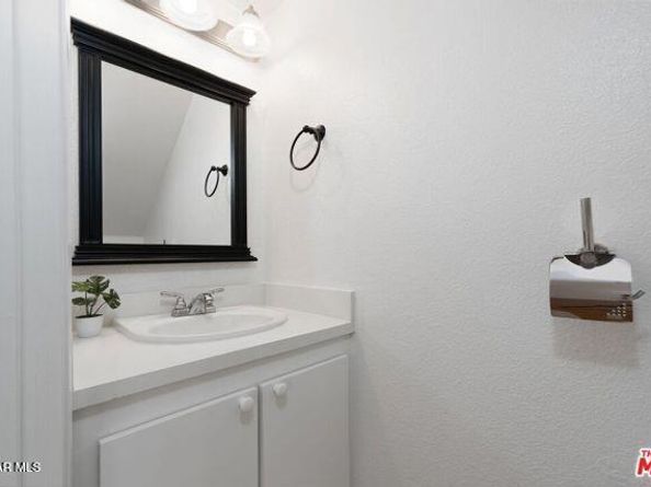 355 N Maple Street 242, Burbank CA 91505