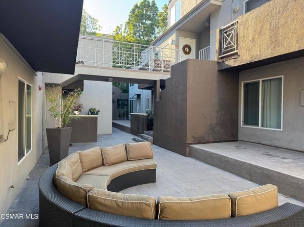 355 N Maple Street 242, Burbank CA 91505