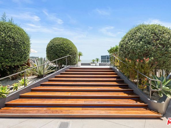 6250 Hollywood Boulevard 11F, Los Angeles CA 90028