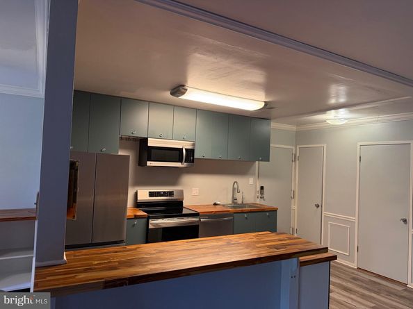 523 Florida Avenue T2, Herndon VA 20170