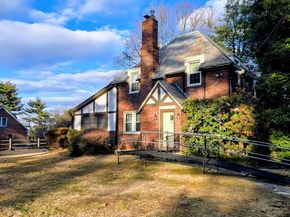 215 Red Lion Road, Huntingdon Valley PA 19006