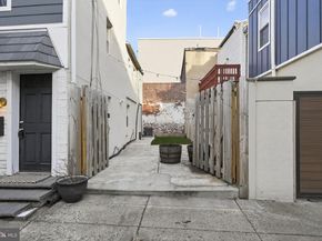 1107 Earl, Philadelphia PA 19125