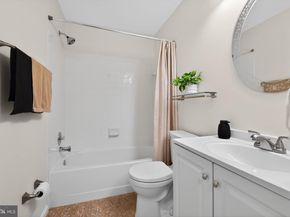 10204 Ashbrooke Court 10, Oakton VA 22124