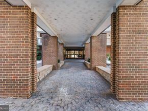 6101 Edsall Road 205, Alexandria VA 22304