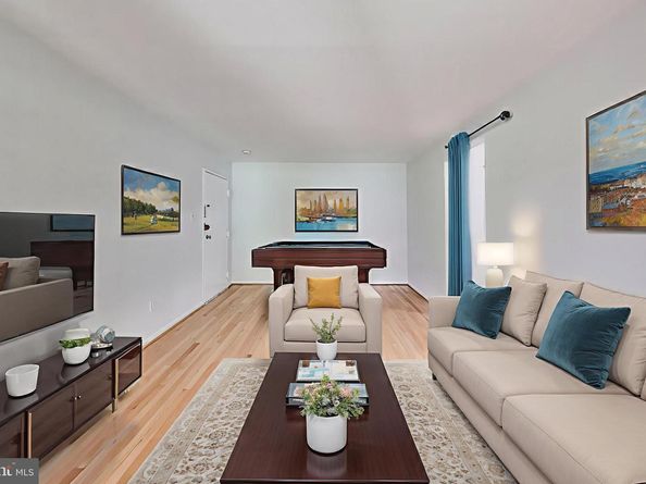 3328 Woodburn Village Drive 14, Annandale VA 22003