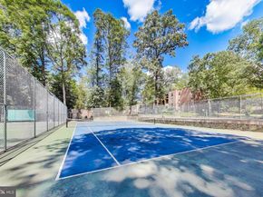 3328 Woodburn Village Drive 14, Annandale VA 22003