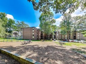 3328 Woodburn Village Drive 14, Annandale VA 22003