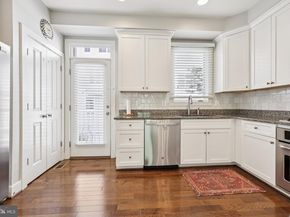 832 Snowden Hallowell Way, Alexandria VA 22314