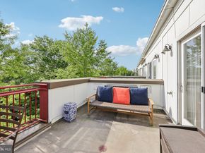 832 Snowden Hallowell Way, Alexandria VA 22314