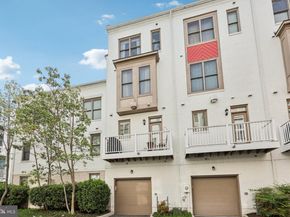 832 Snowden Hallowell Way, Alexandria VA 22314