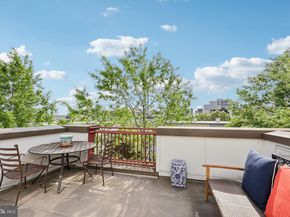 832 Snowden Hallowell Way, Alexandria VA 22314