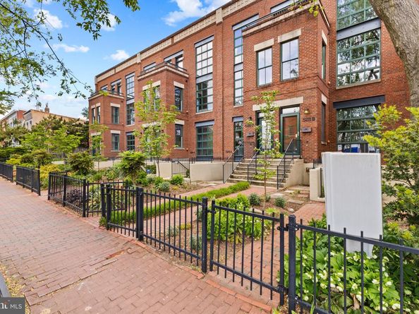 526 13TH Street SE B, Washington DC 20003