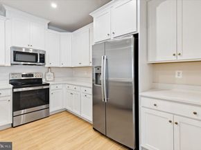 2437 Silver Line Aly 69A, Herndon VA 20171