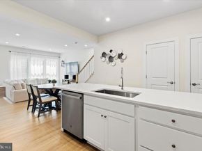 2437 Silver Line Aly 69A, Herndon VA 20171
