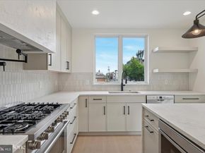 614 Brenna Walk, Philadelphia PA 19123