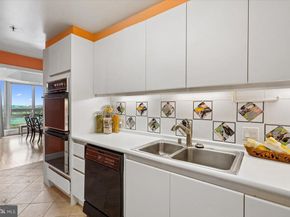 5600 Wisconsin Avenue PH18A, Chevy Chase MD 20815