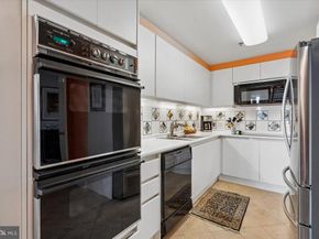 5600 Wisconsin Avenue PH18A, Chevy Chase MD 20815