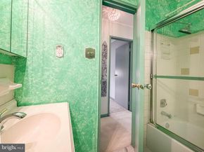 44303 Delaire Landing Road 303, Philadelphia PA 19114