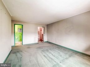 44303 Delaire Landing Road 303, Philadelphia PA 19114
