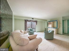 44303 Delaire Landing Road 303, Philadelphia PA 19114